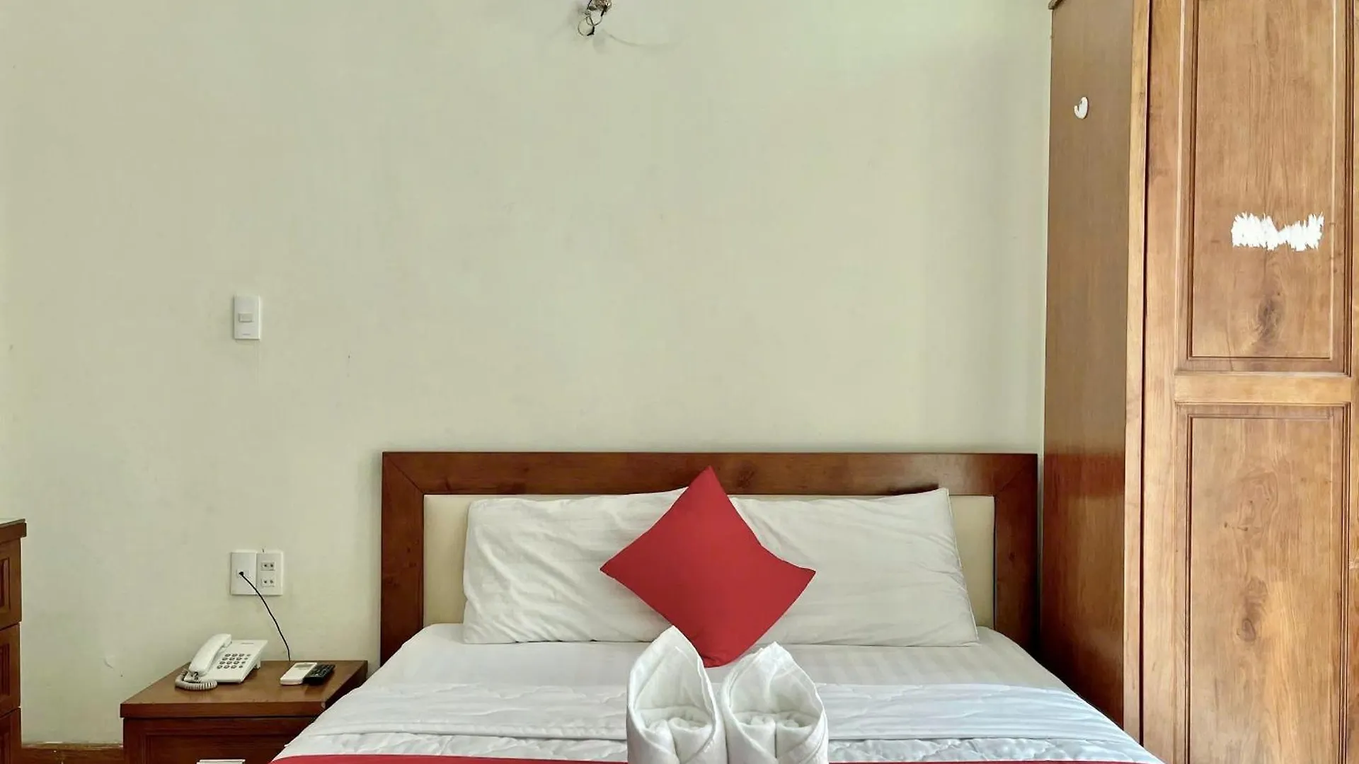 Nhu Y Hotel Ho Si Minh-város